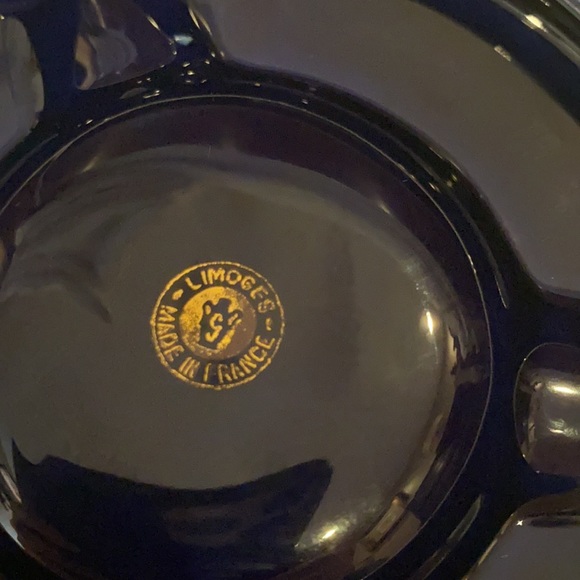 LIMOGES NAVY AND GOLD ASHTRAY FRENCH - Picture 4 of 10